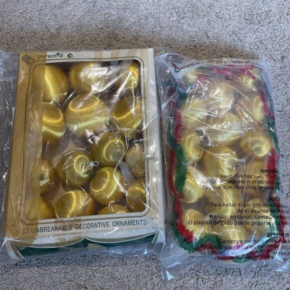 Vintage Pyramid Satin Sheen Christmas Ornaments Balls Gold Small Large Lot of 30 - Picture 11 of 11